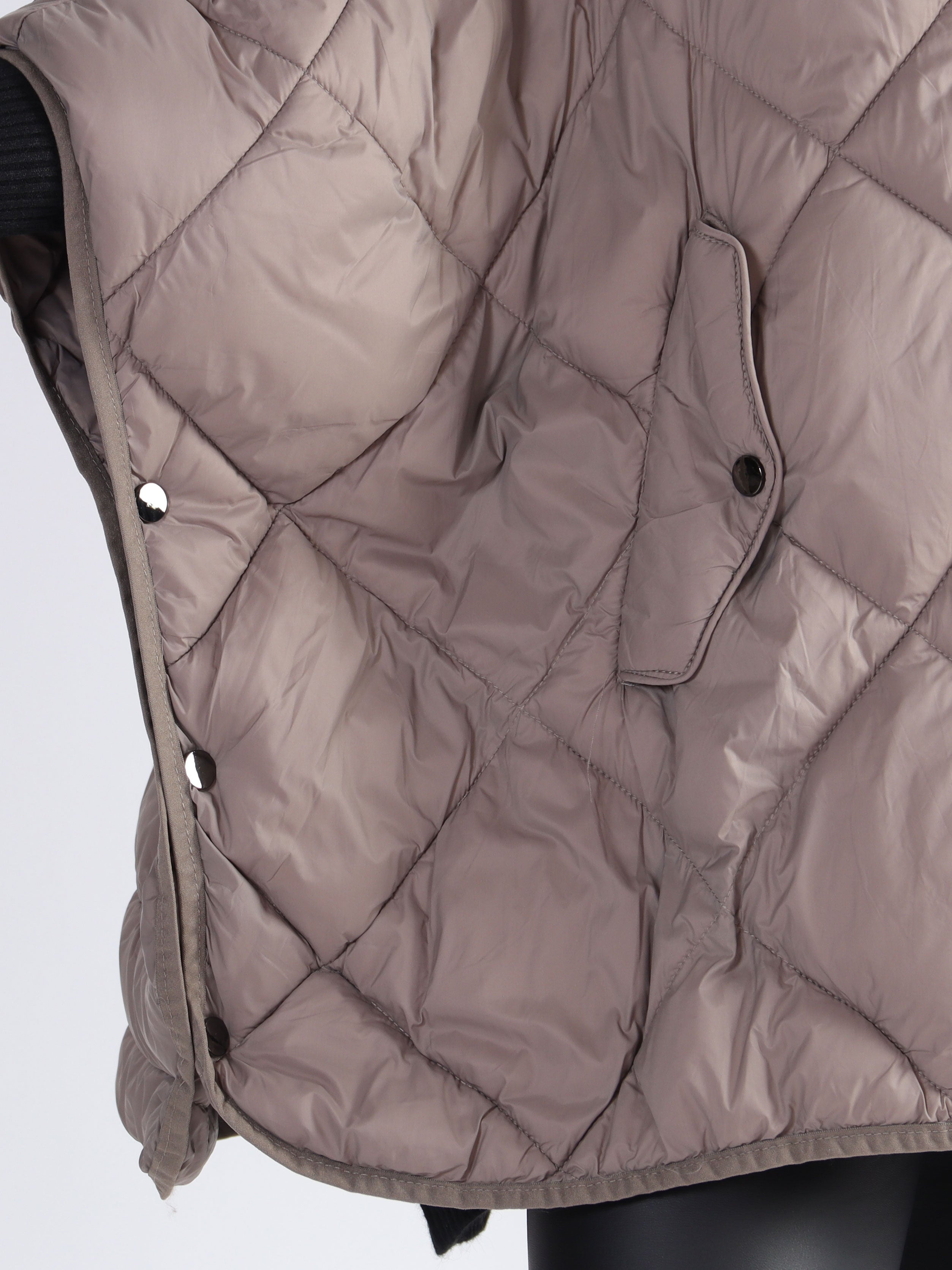 Floriza - Kort plus size dynejakke i oversized pasform